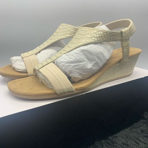Alfani Women's Step 'N Flex Vacanzaa Wedge Sandals Stone Metallic  Size 7M - Picture 2 of 5